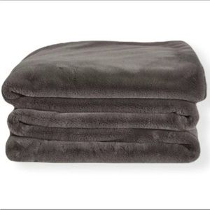 UnHide small charcoal fluffy blanket